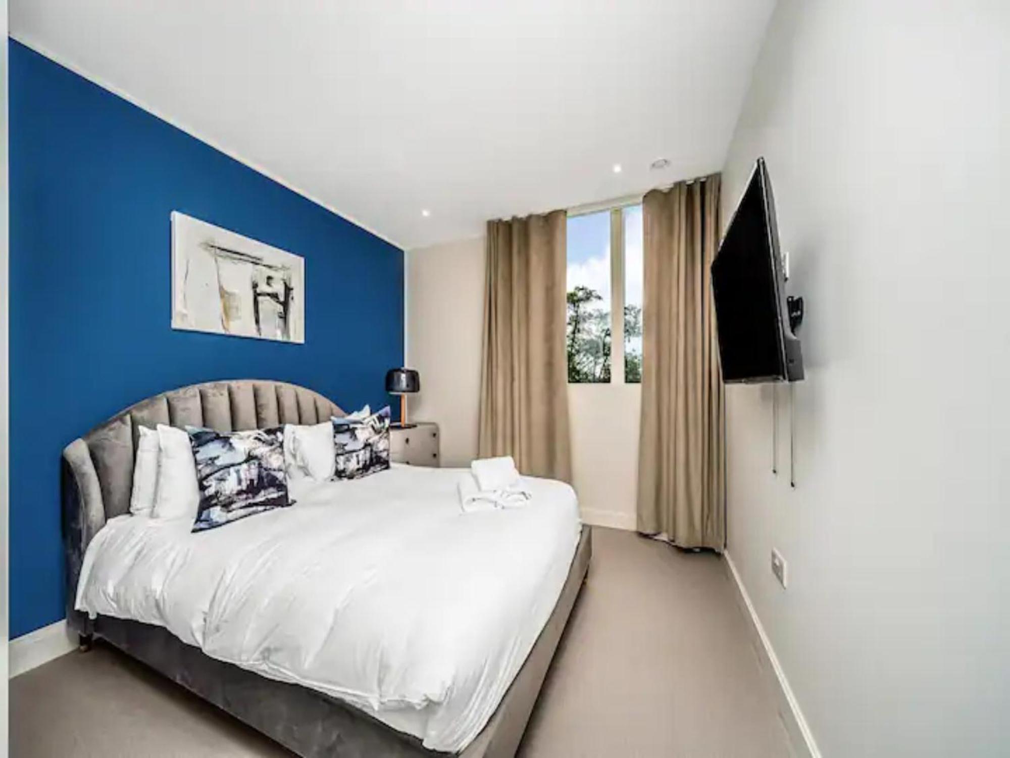 Ferienwohnung Pass The Keys Penthouse Oasis In Trendy Fulham London Exterior foto