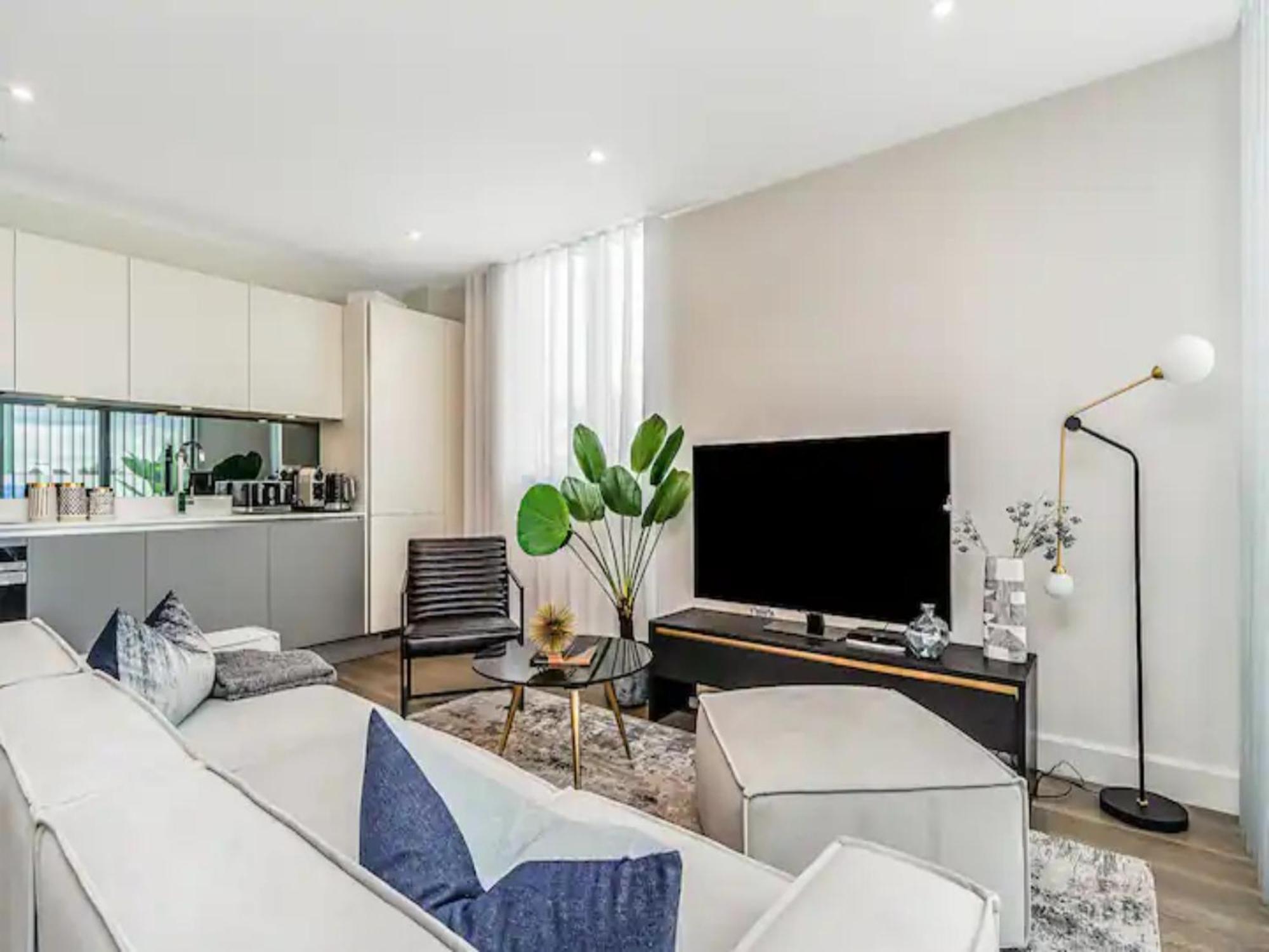 Ferienwohnung Pass The Keys Penthouse Oasis In Trendy Fulham London Exterior foto