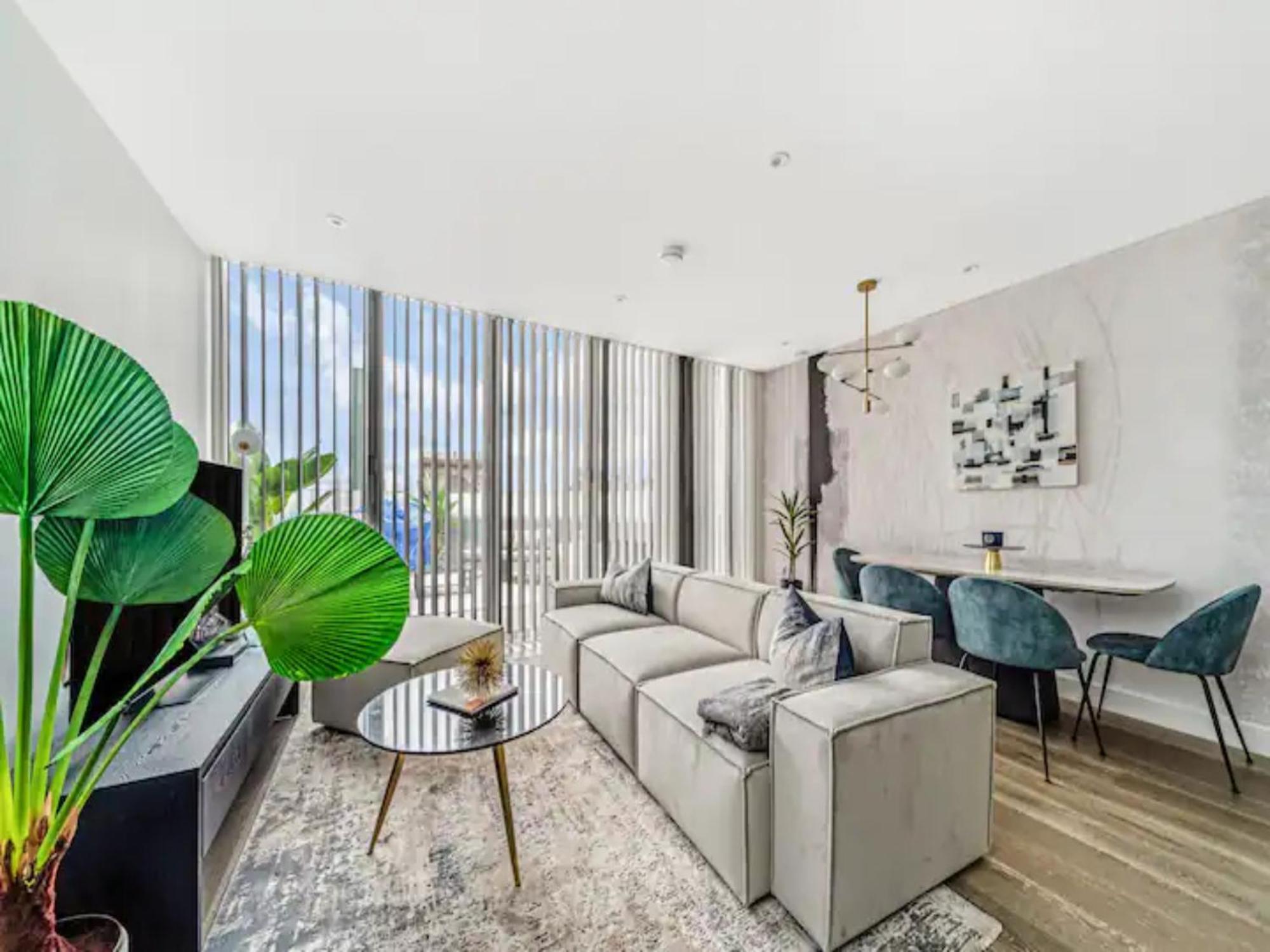 Ferienwohnung Pass The Keys Penthouse Oasis In Trendy Fulham London Exterior foto