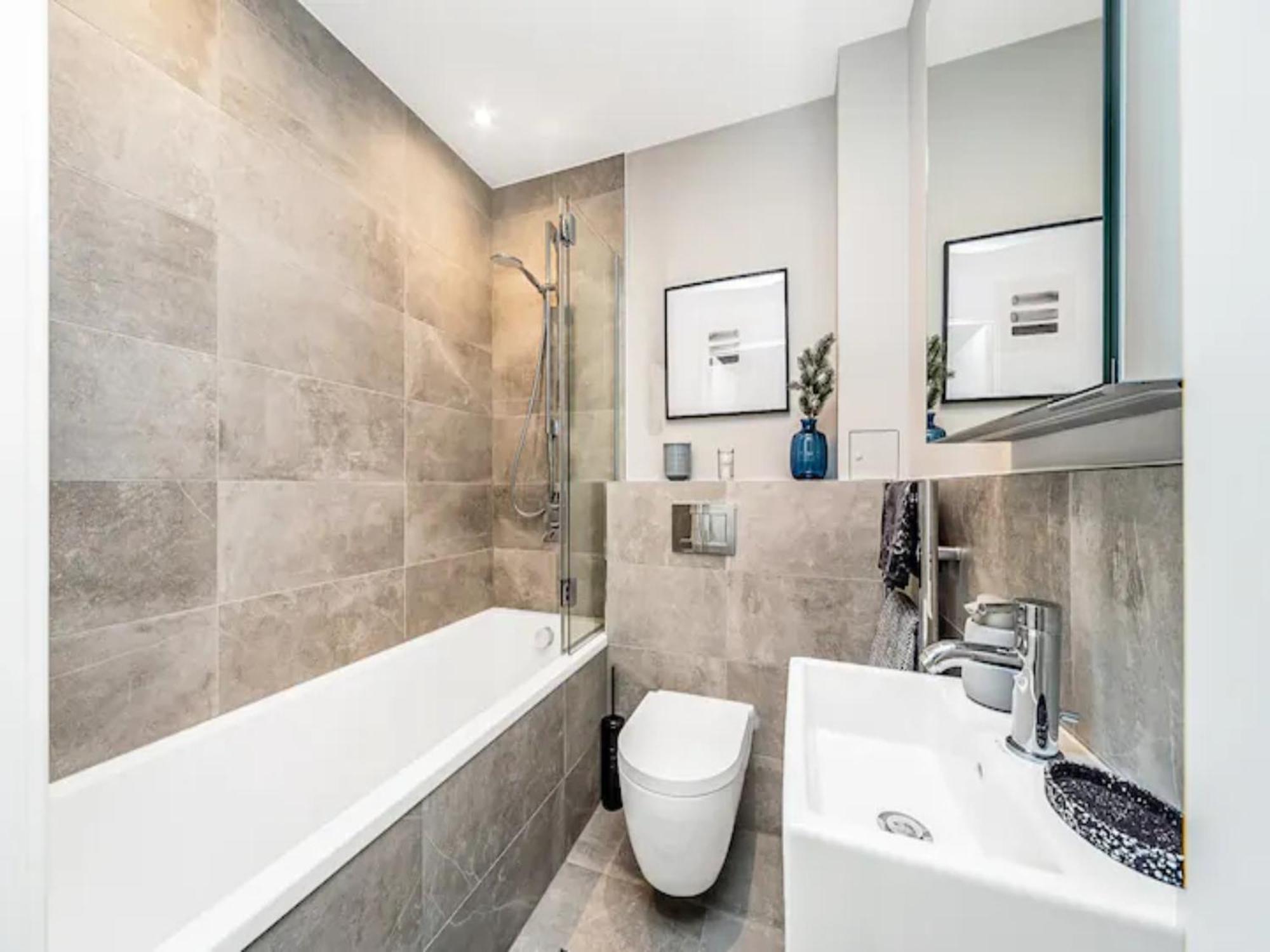 Ferienwohnung Pass The Keys Penthouse Oasis In Trendy Fulham London Exterior foto